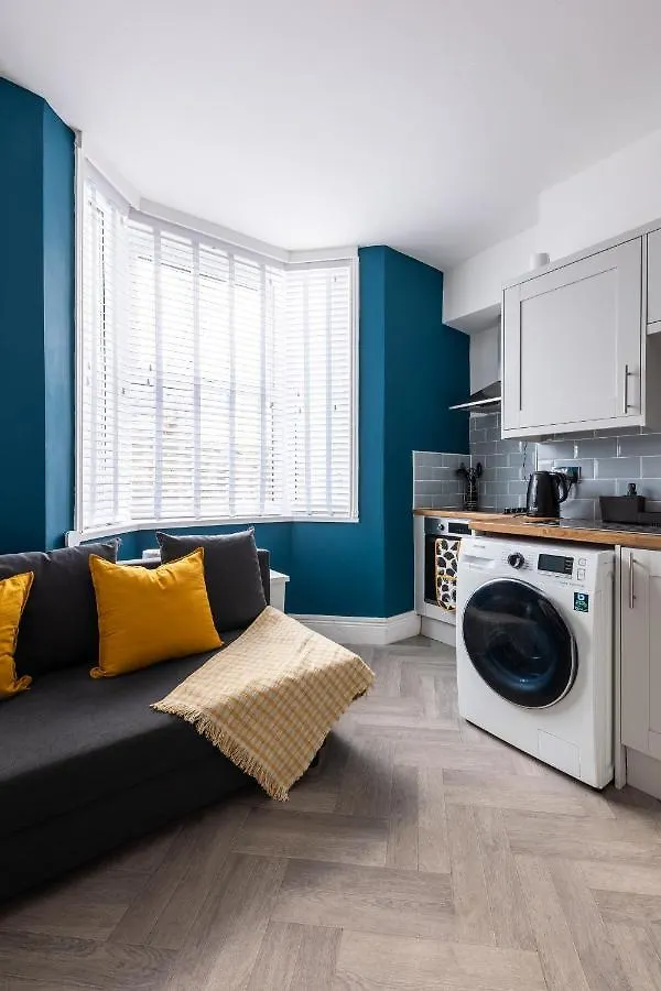 Judah Suites By Koya Homes - Tv Bed Apartment, Central High Street, Free Parking Barry 0*,