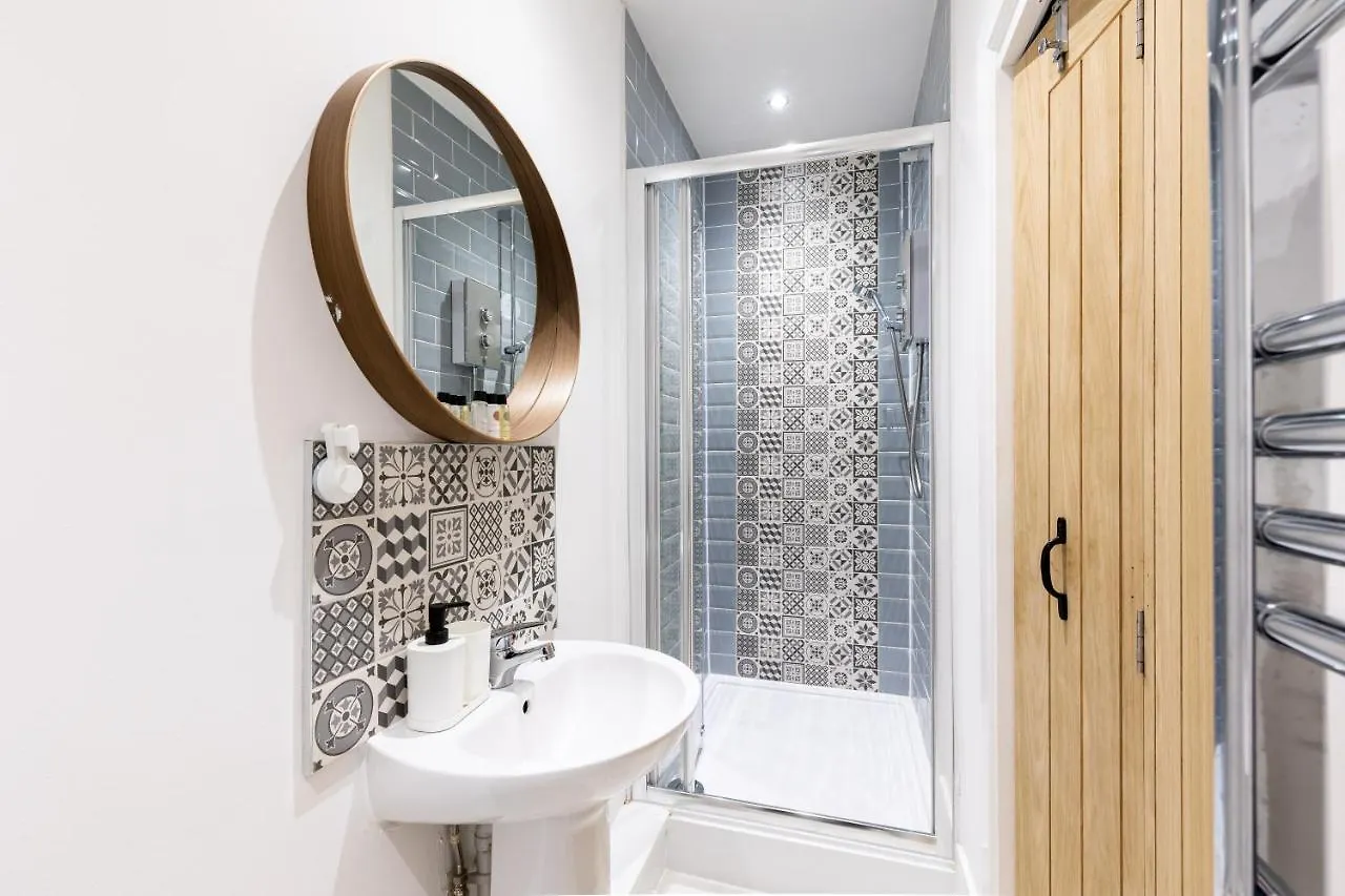 Judah Suites By Koya Homes - Tv Bed Apartment, Central High Street, Free Parking Barry 0*,