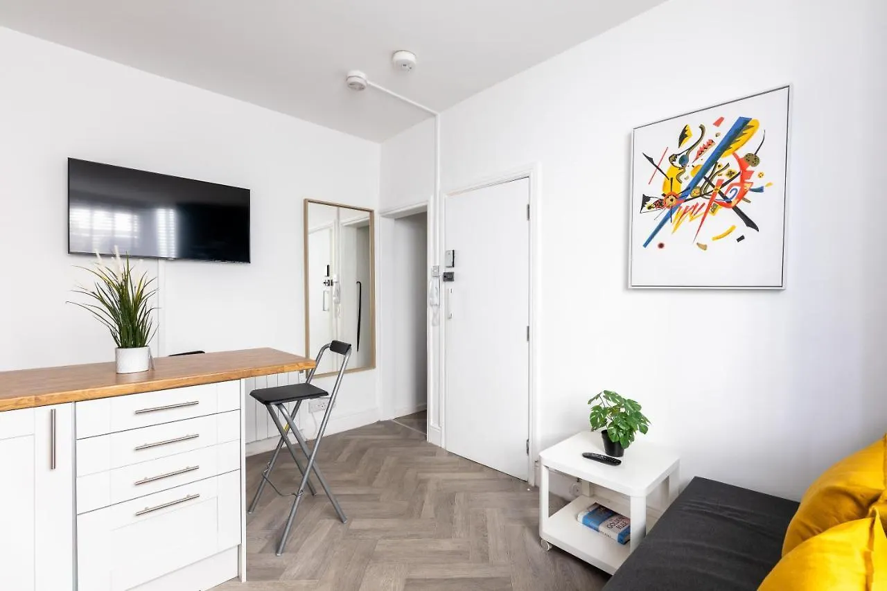 Apartment Judah Suites By Koya Homes - Tv Bed Apartment, Central High Street, Free Parking Barry United Kingdom