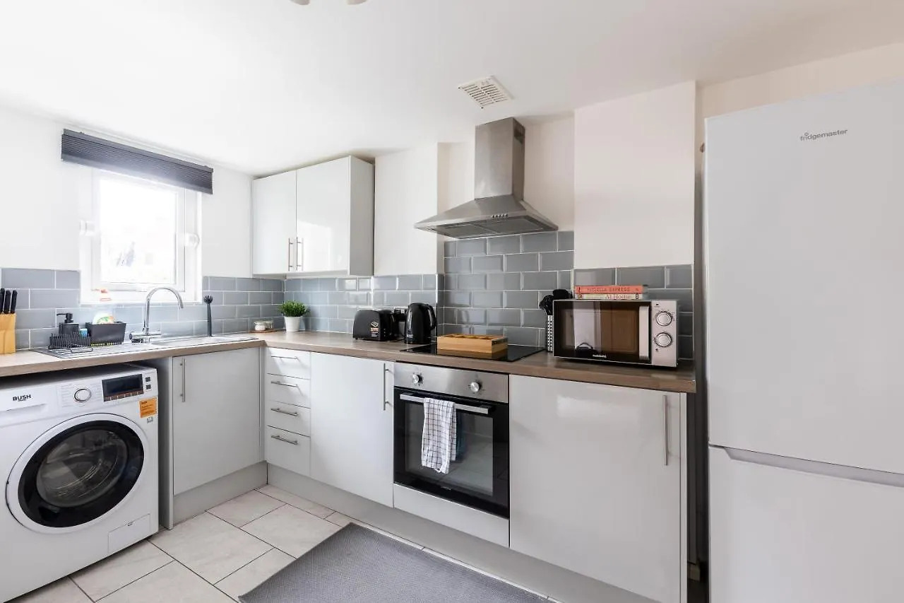 Judah Suites By Koya Homes - Tv Bed Apartment, Central High Street, Free Parking Barry Apartment